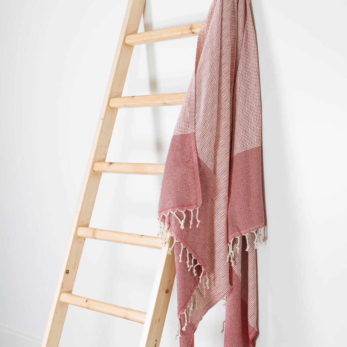 Sand-Free Turkish Beach Towel | Dilay (Red)